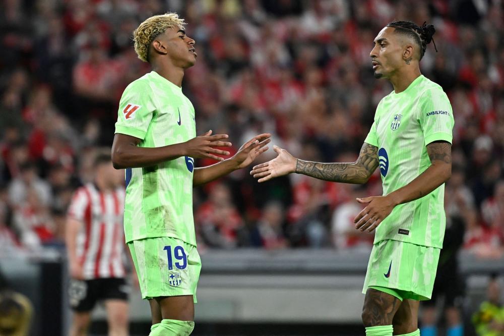 林诗栋：我没有让大家失望！胜利后亲吻胸前国旗